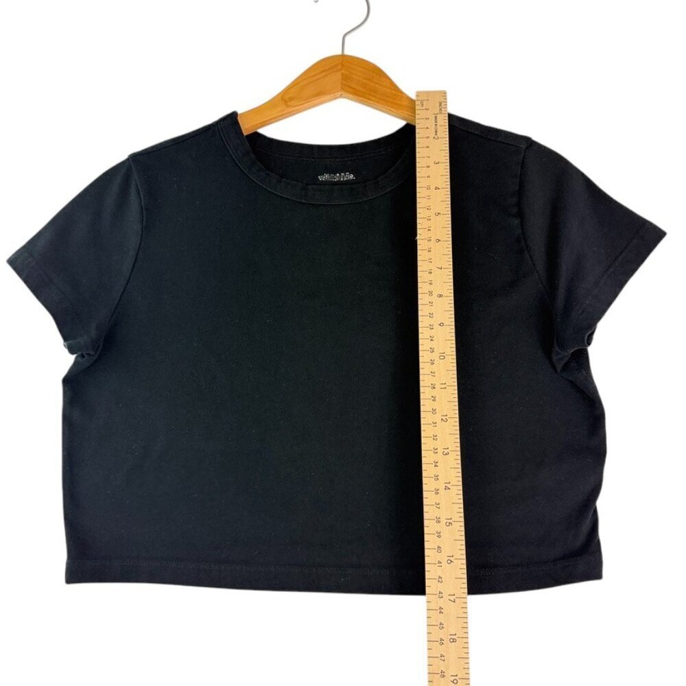 Women’s Black Crop Top Short Sleeve Fitted Stretchy Casual Basic - Picture 5 of 7